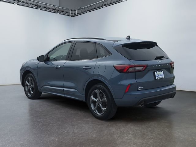 Used 2024 Ford Escape ST-Line w/ Tech Pack #1 AWD/4WD image 3