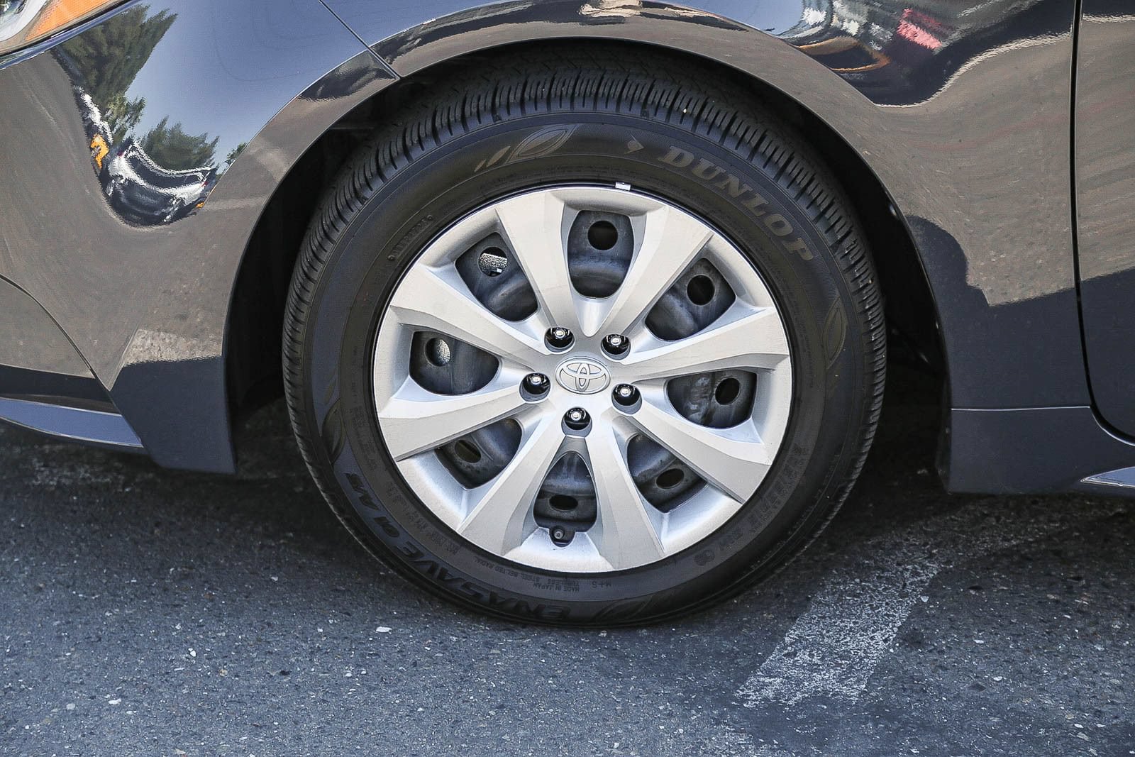 Used 2026 Toyota Corolla LE FWD image 9