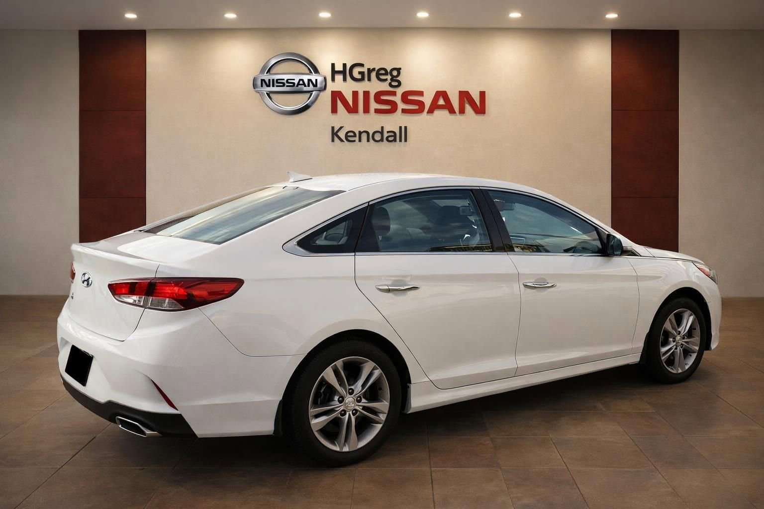 Used 2018 Hyundai Sonata Limited w/ Limited Ultimate Package 03 image 3