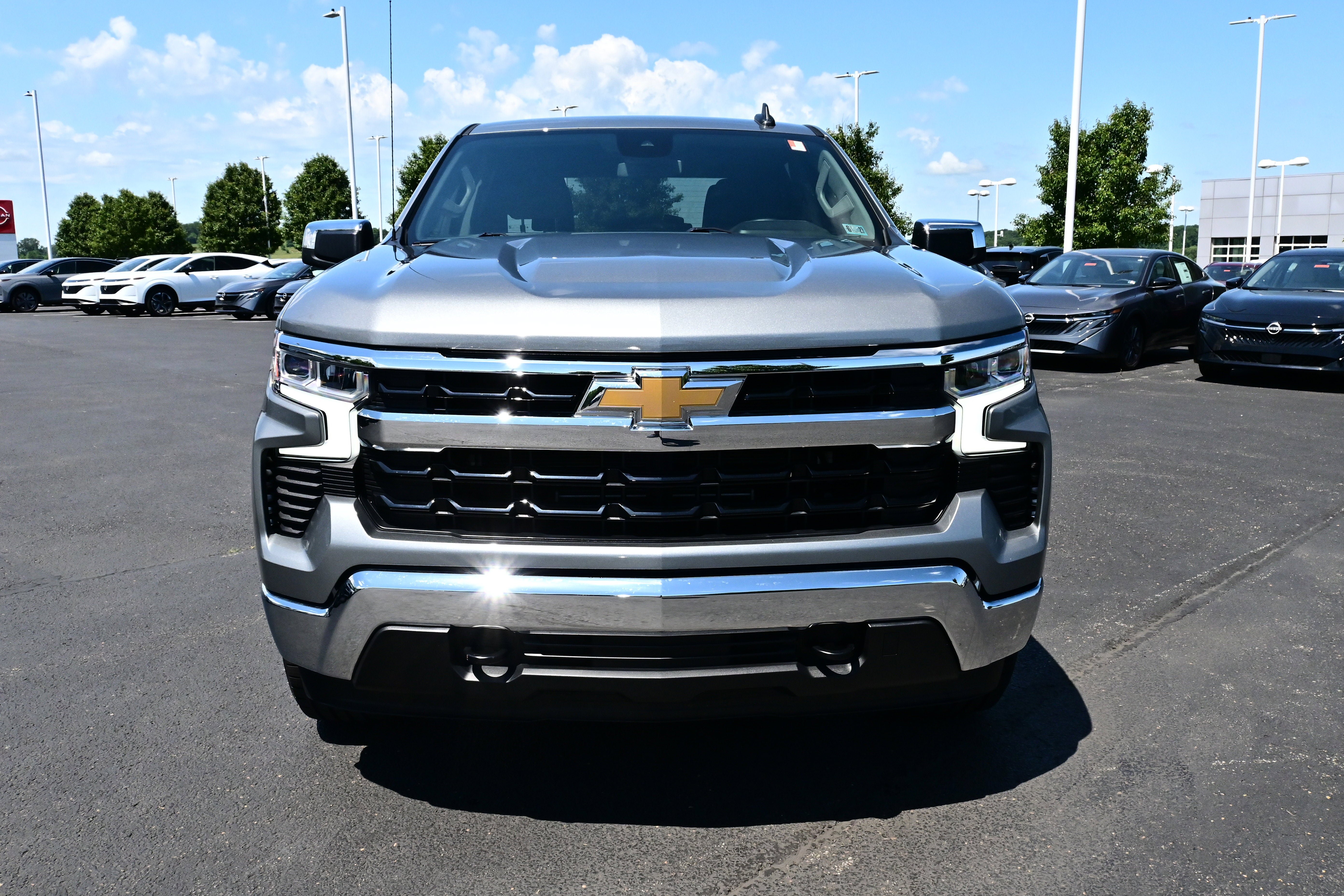 Used 2024 Chevrolet Silverado 1500 LT AWD/4WD image 3