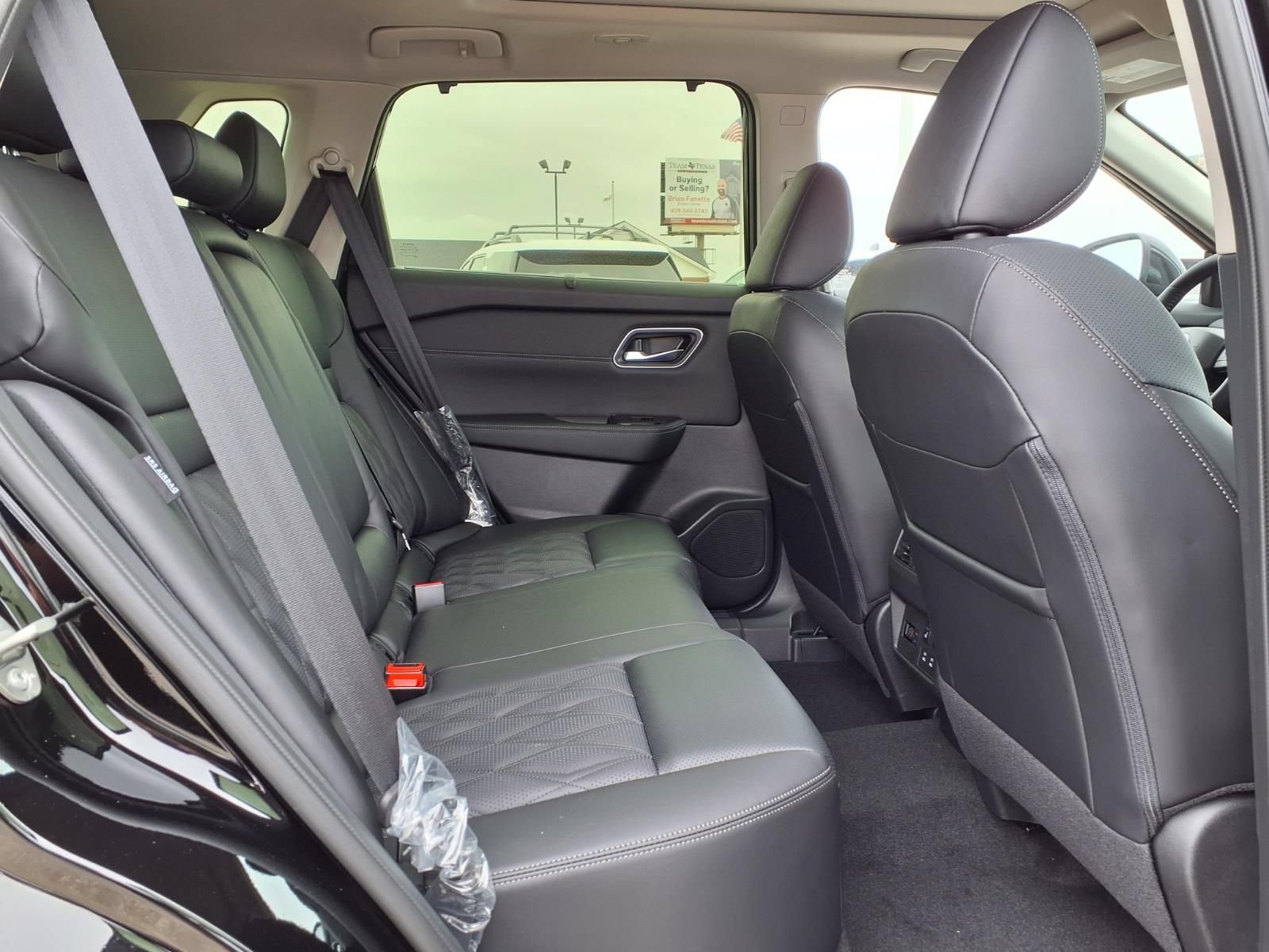New 2026 Nissan Rogue Platinum w/ Platinum Premium Package AWD/4WD image 14