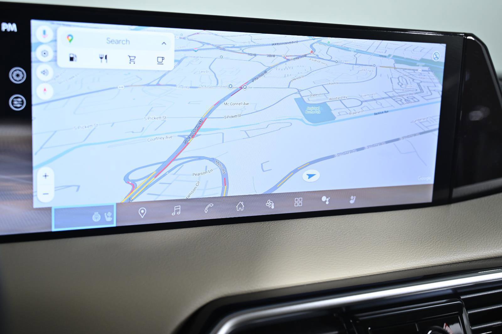 Used 2025 Nissan Armada Platinum image 14