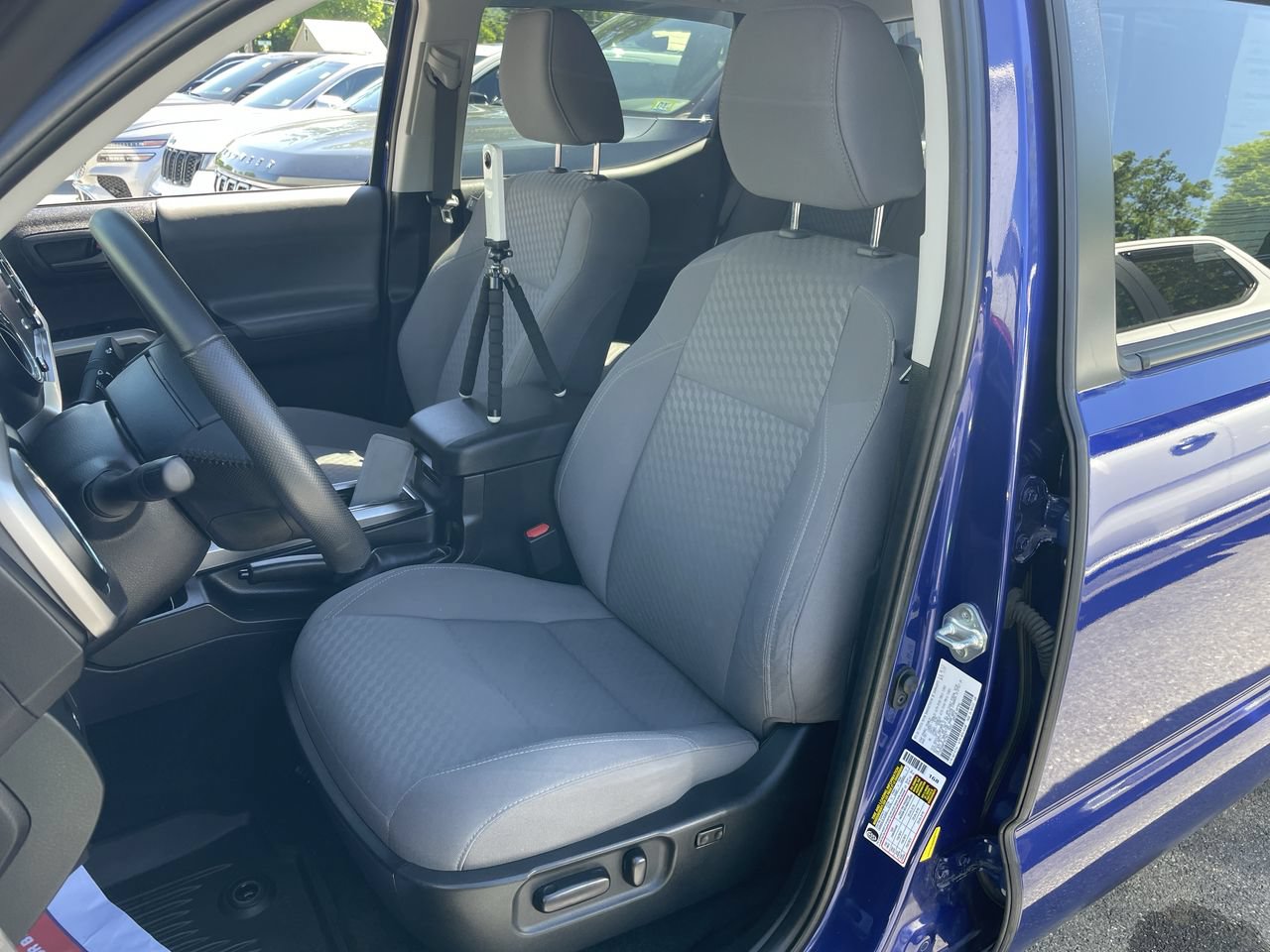Used 2023 Toyota Tacoma SR5 AWD/4WD image 27