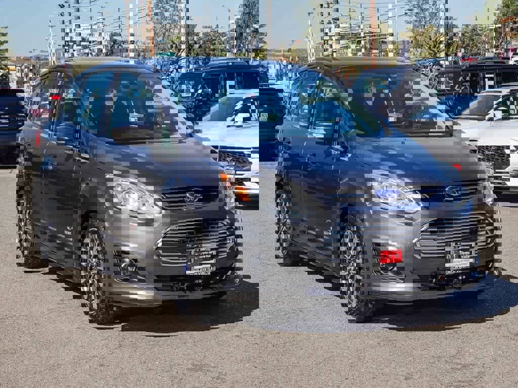 Used 2017 Ford C-MAX Energi Titanium image 3