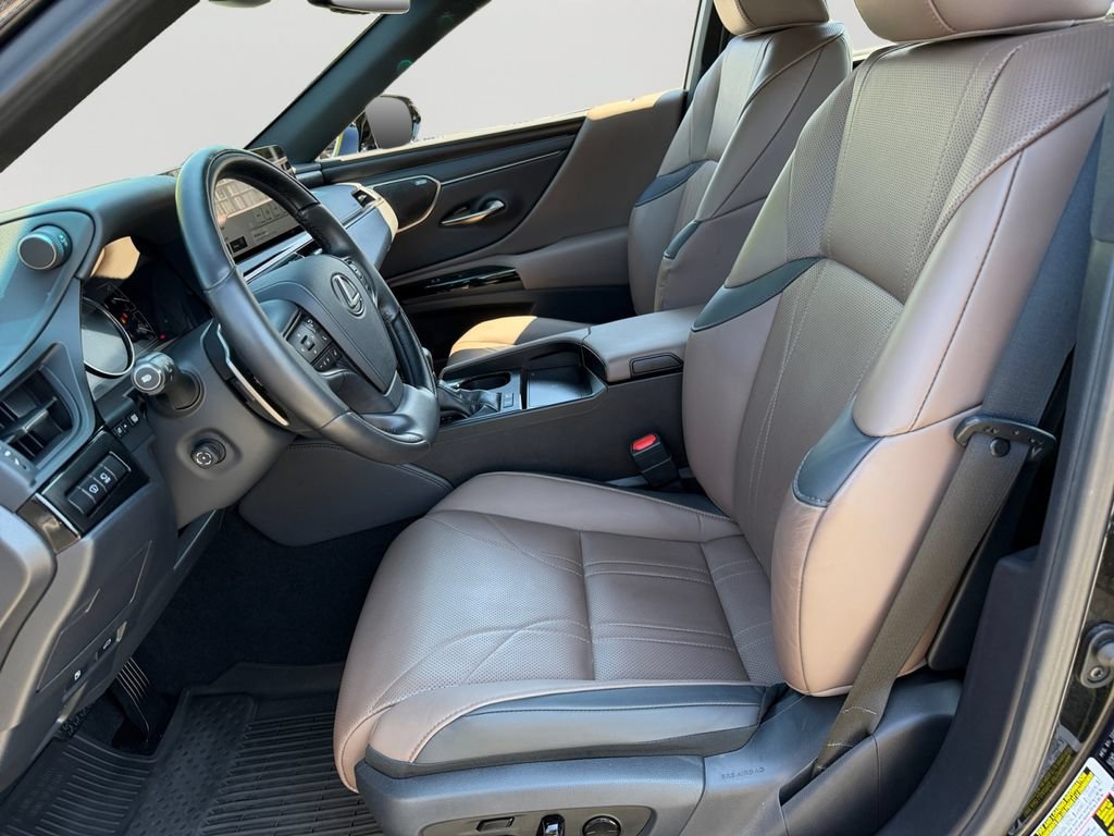 Certified 2025 Lexus ES 300h Ultra Luxury w/ Accessory Package (Z1) FWD image 14