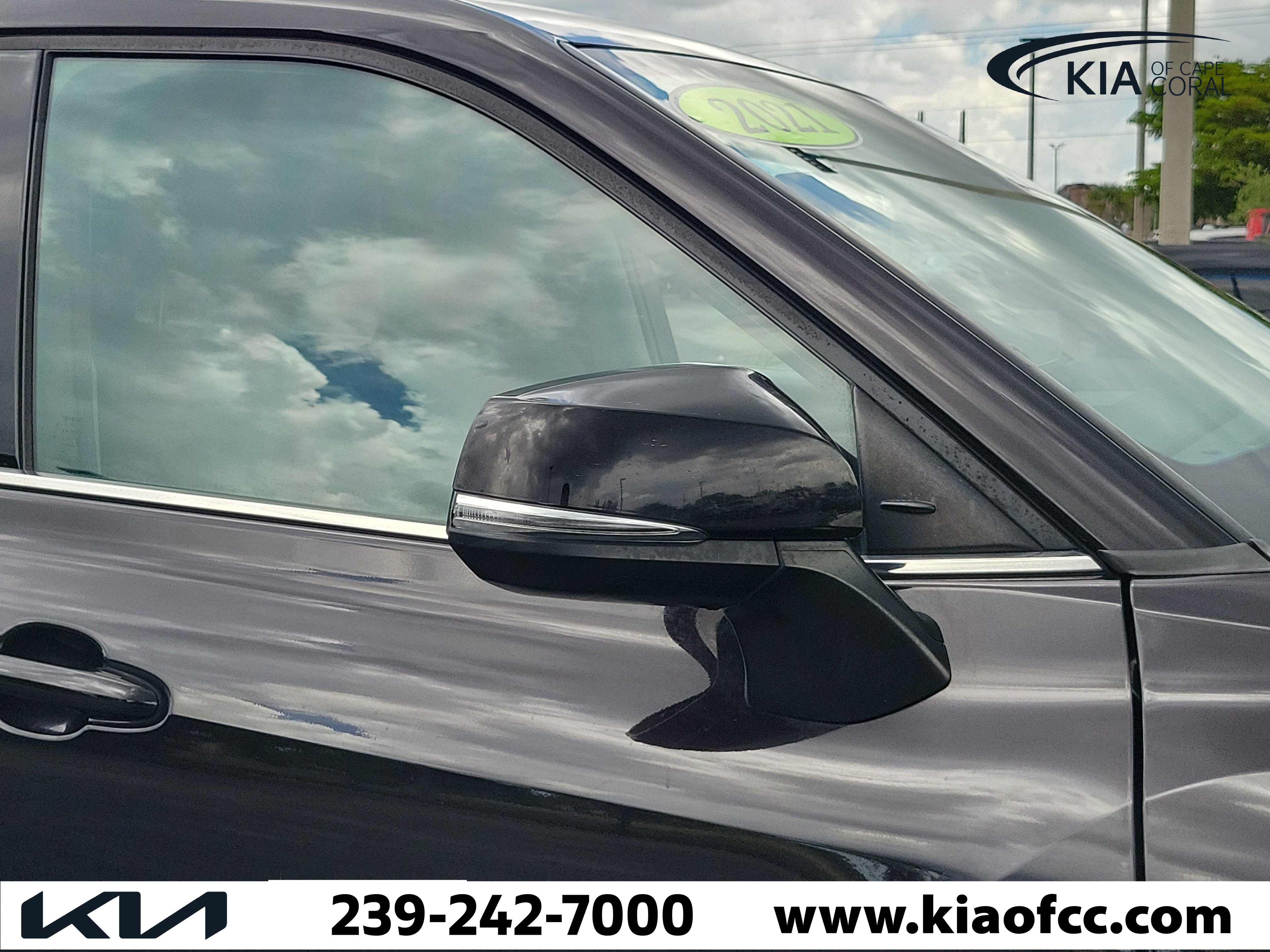 Used 2021 Toyota Highlander LE FWD image 8