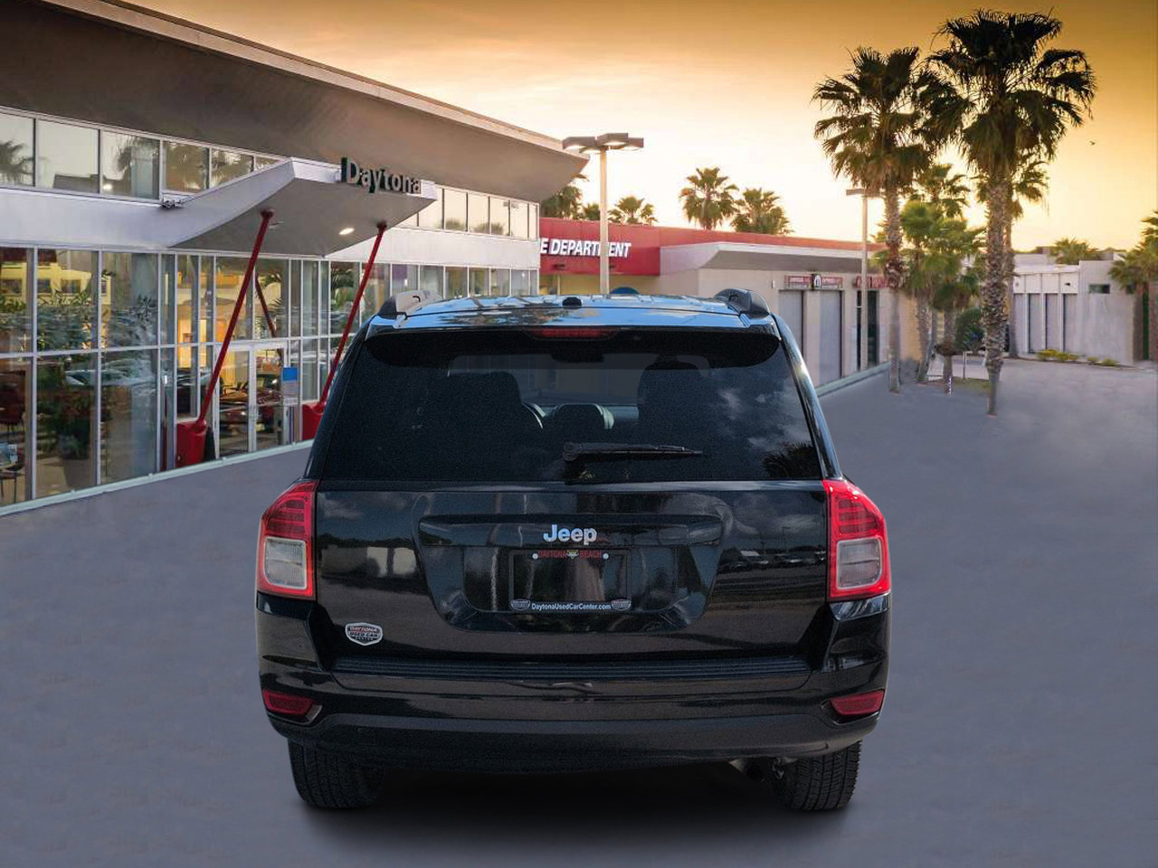 Used 2012 Jeep Compass Latitude w/ Altitude Pkg FWD image 4