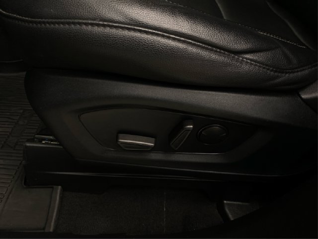 Used 2022 Ford Explorer Limited w/ Equipment Group 301A AWD/4WD image 25