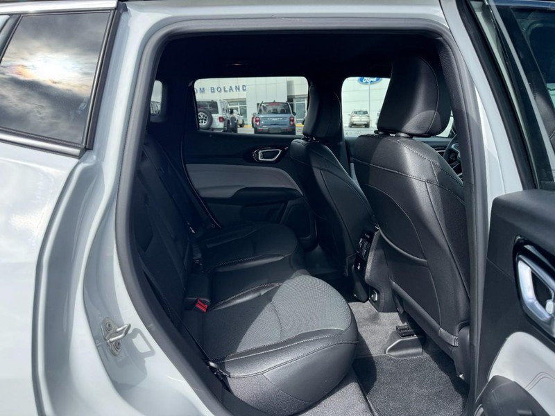 Used 2023 Jeep Compass Limited w/ Elite Group AWD/4WD image 10
