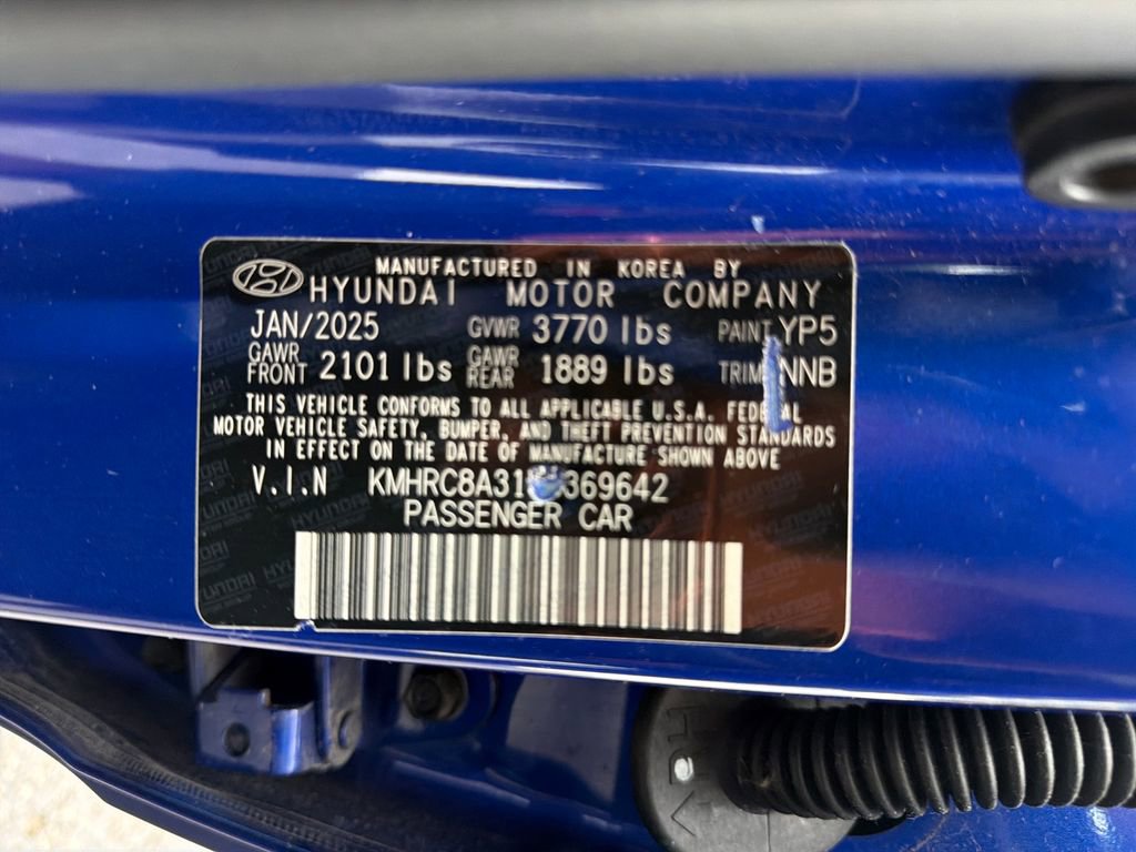 Used 2025 Hyundai Venue Limited FWD image 32