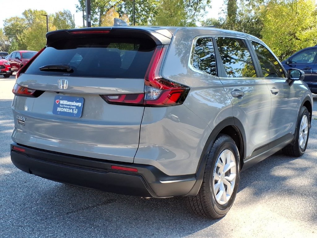 Used 2024 Honda CR-V LX image 9