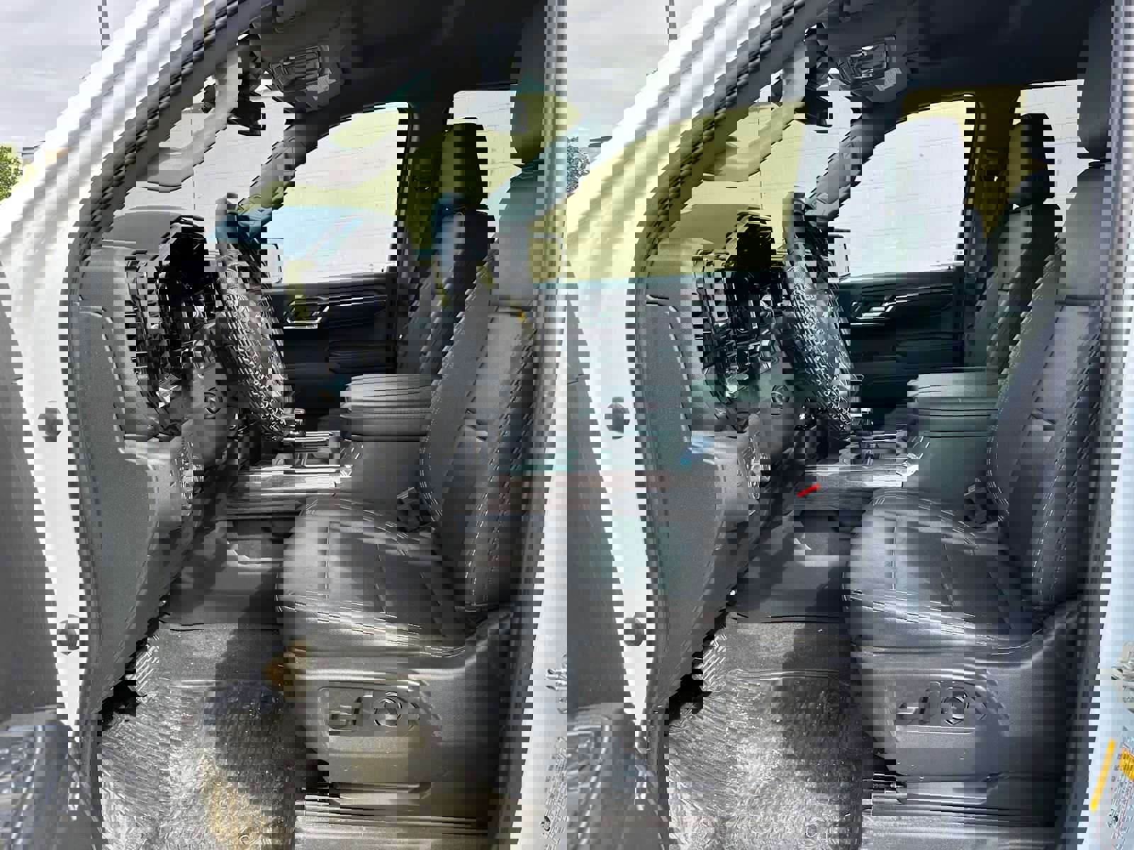 Used 2023 Chevrolet Silverado 1500 LTZ image 20