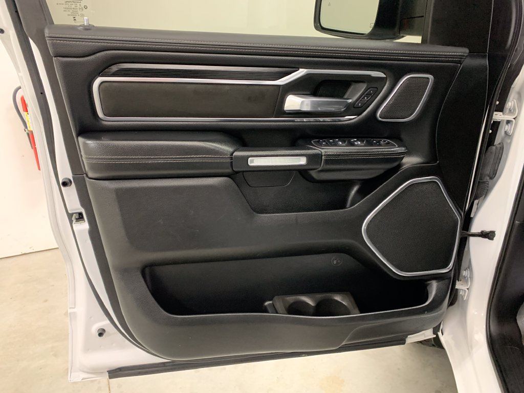 Used 2023 RAM 1500 Laramie AWD/4WD image 6