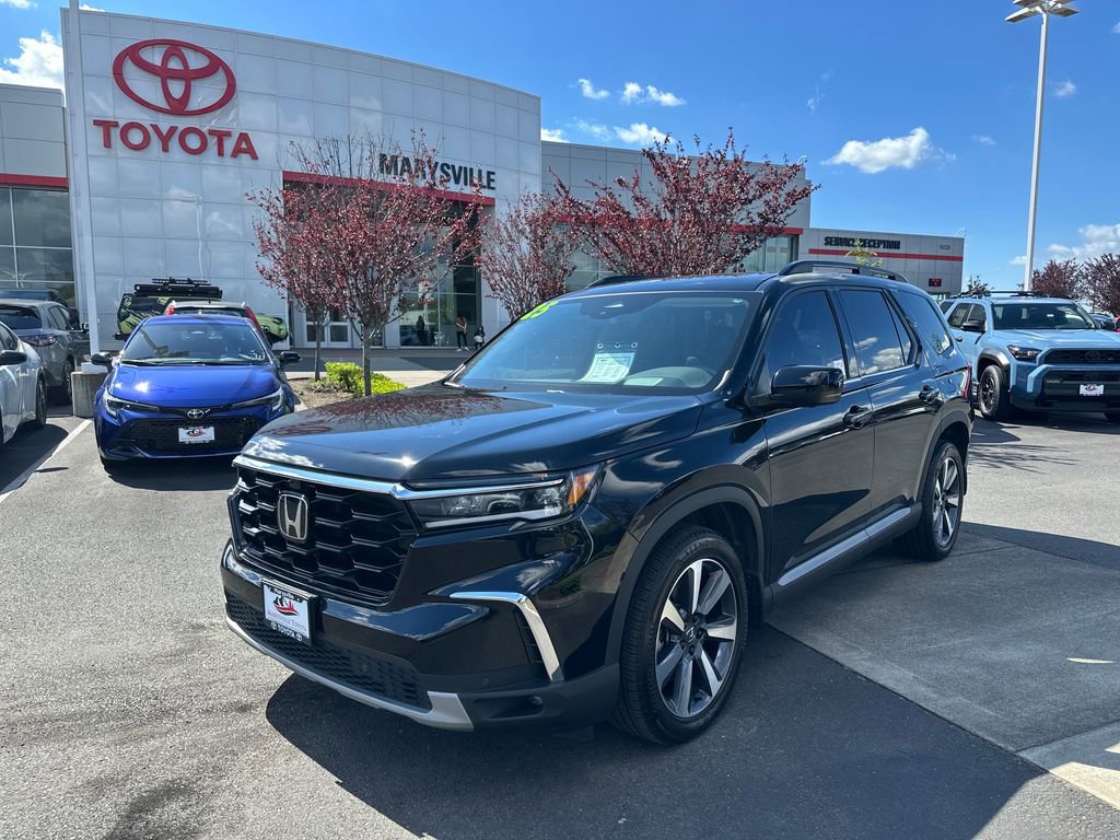 Used 2025 Honda Pilot Elite image 1