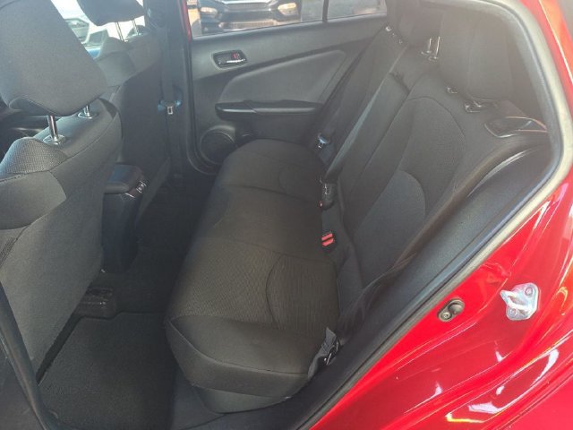 Used 2020 Toyota Prius L Eco w/ Carpet Mat Package FWD image 10