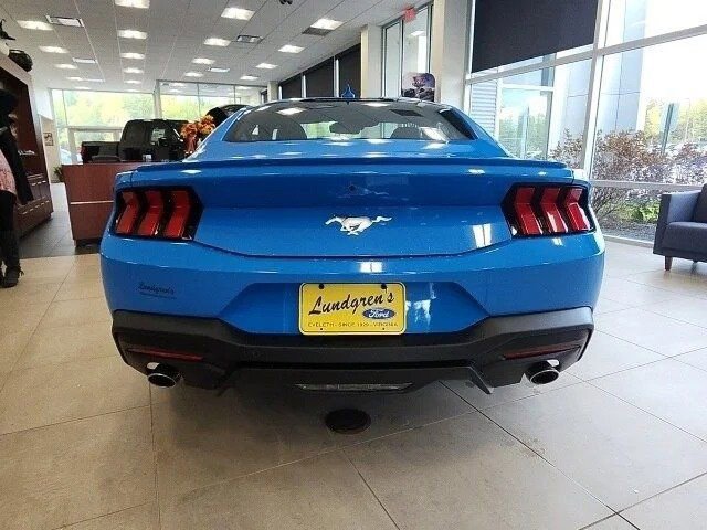 Used 2024 Ford Mustang Premium image 5
