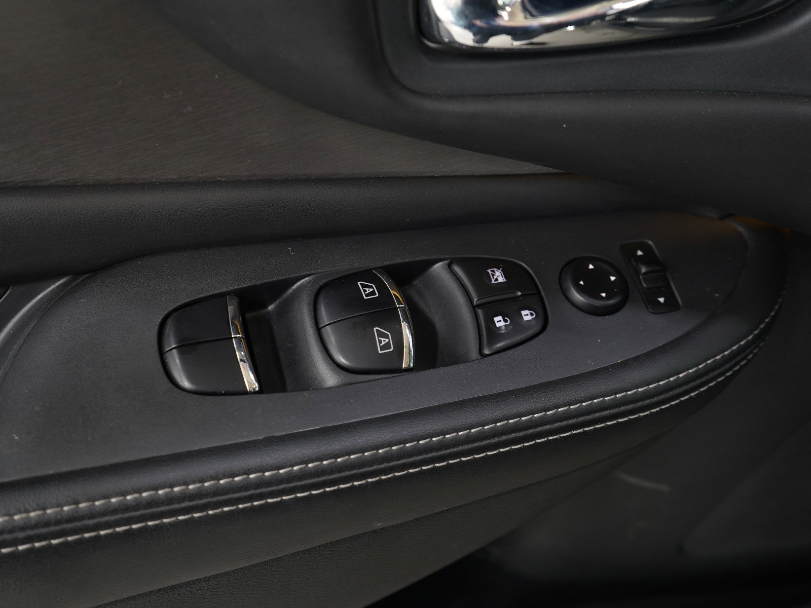 Used 2020 Nissan Murano SL image 23