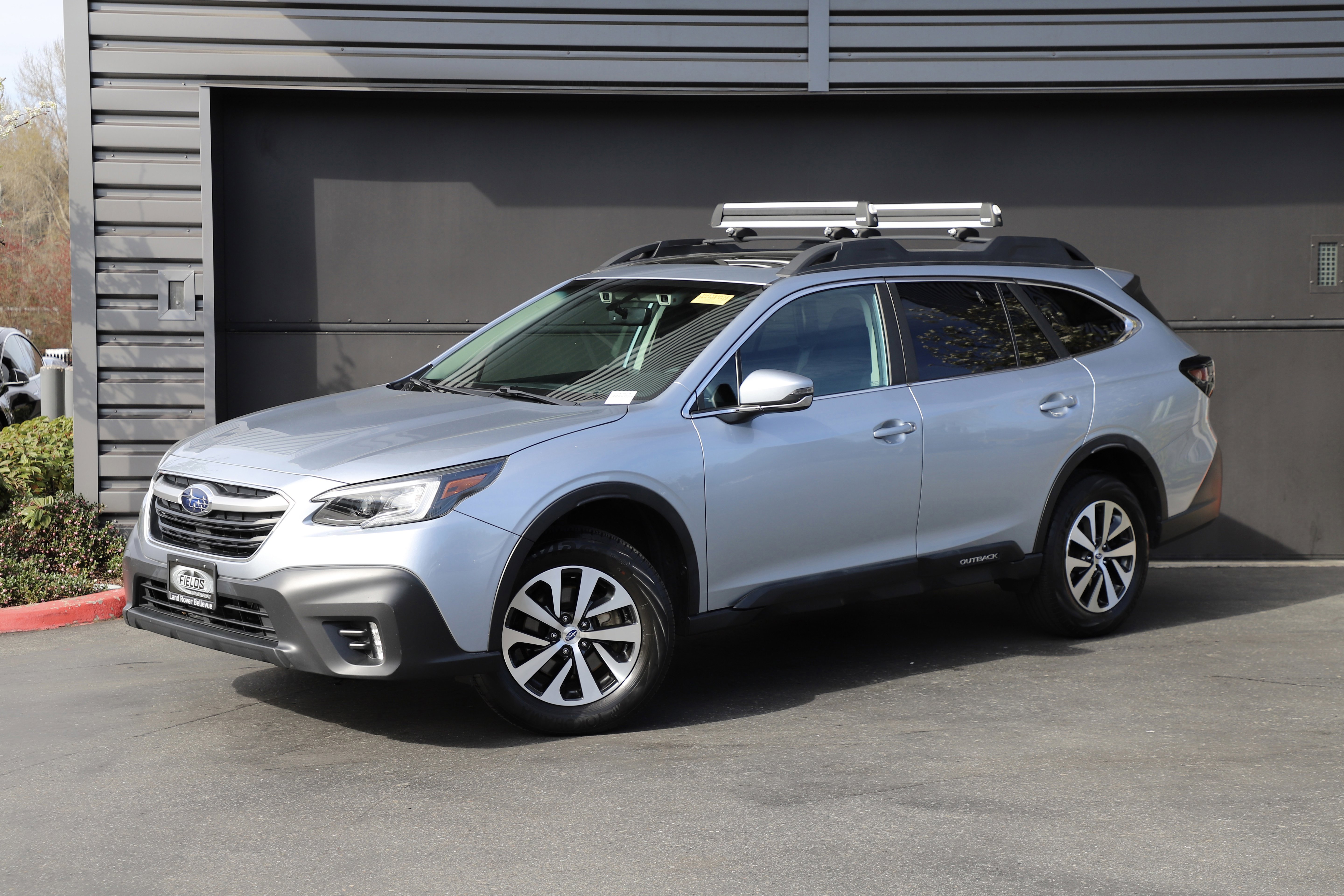 Used 2020 Subaru Outback Premium image 1