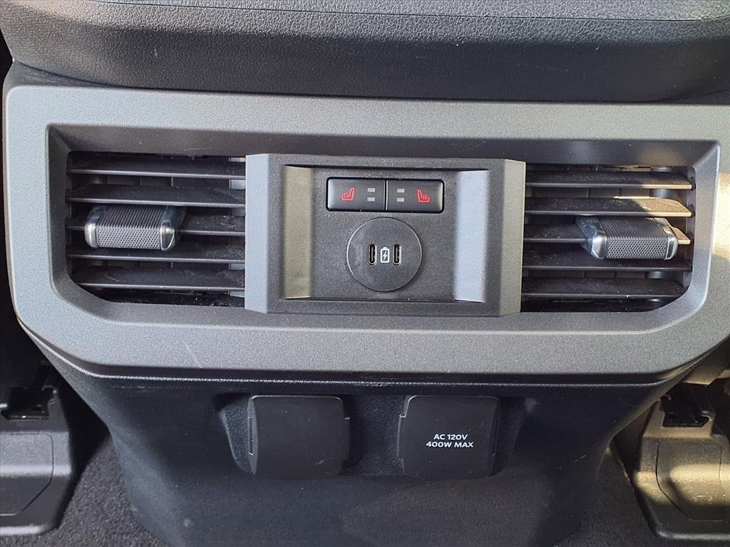 Used 2023 Ford F250 Lariat w/ Chrome Package image 17