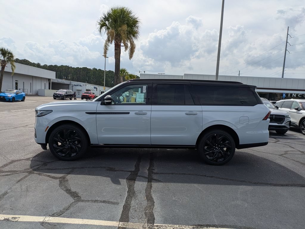 New 2026 Lincoln Navigator L Black Label AWD/4WD image 7