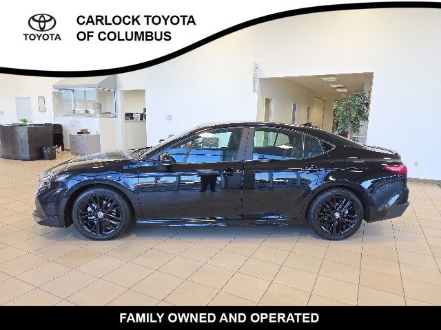 Used 2026 Toyota Camry SE FWD image 1