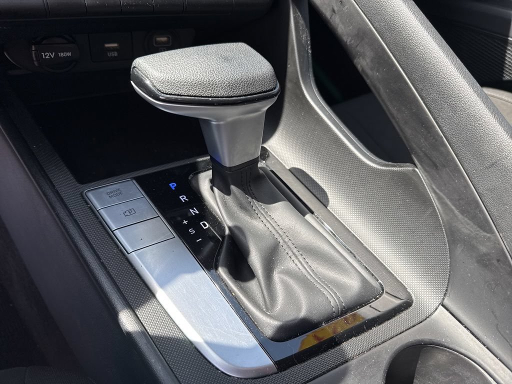Used 2023 Hyundai Elantra SEL w/ Preferred Accessory Package FWD image 34