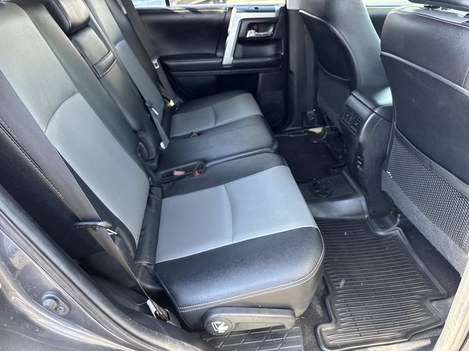 Used 2018 Toyota 4Runner SR5 Premium w/ Convenience Package RWD image 33