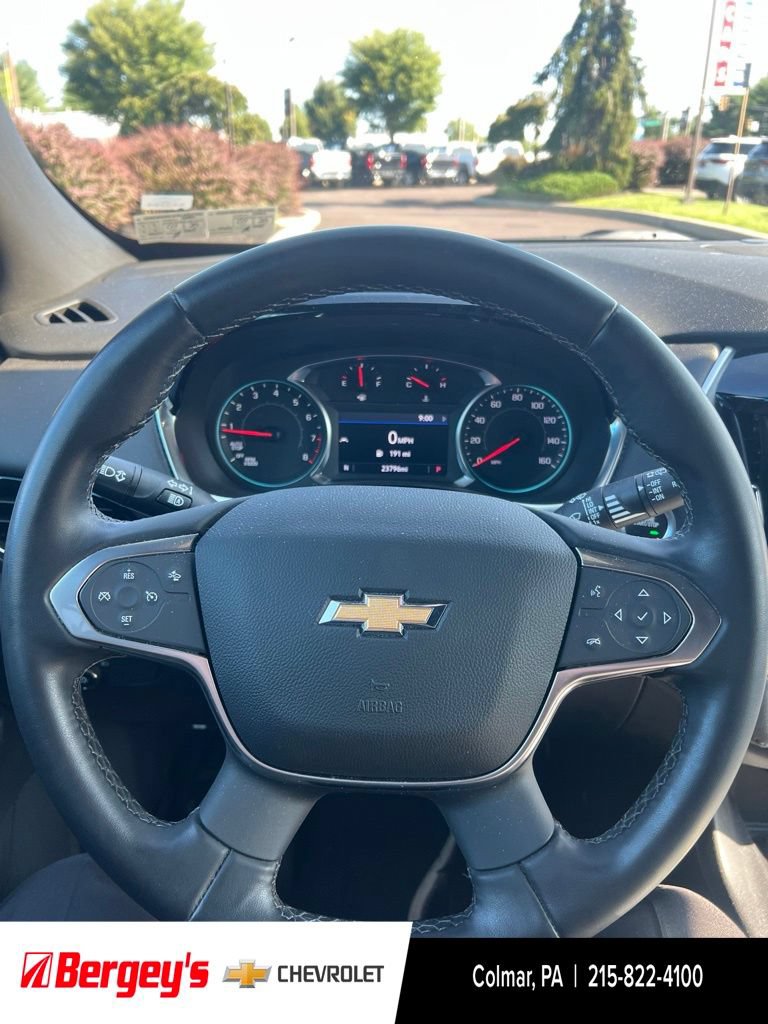 Used 2023 Chevrolet Traverse LT FWD image 11