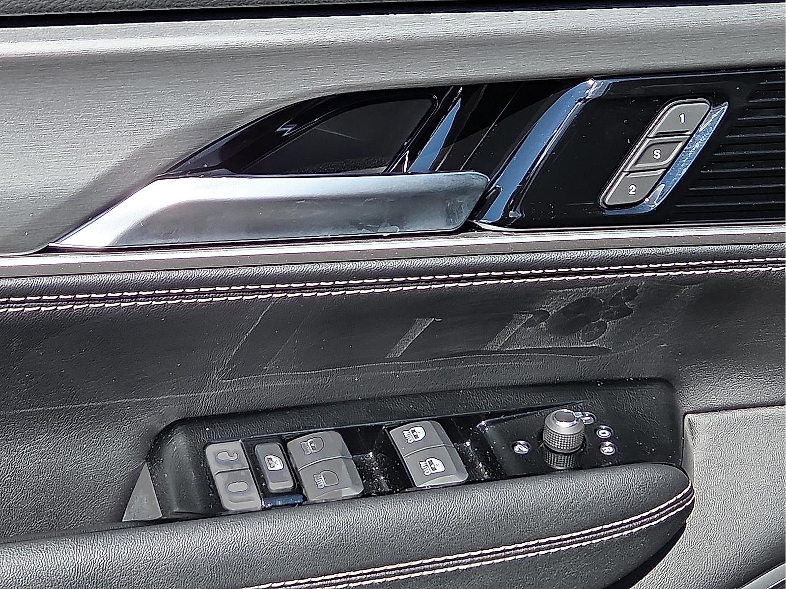 New 2025 Jeep Wagoneer L 4WD w/ Convenience Group I image 14