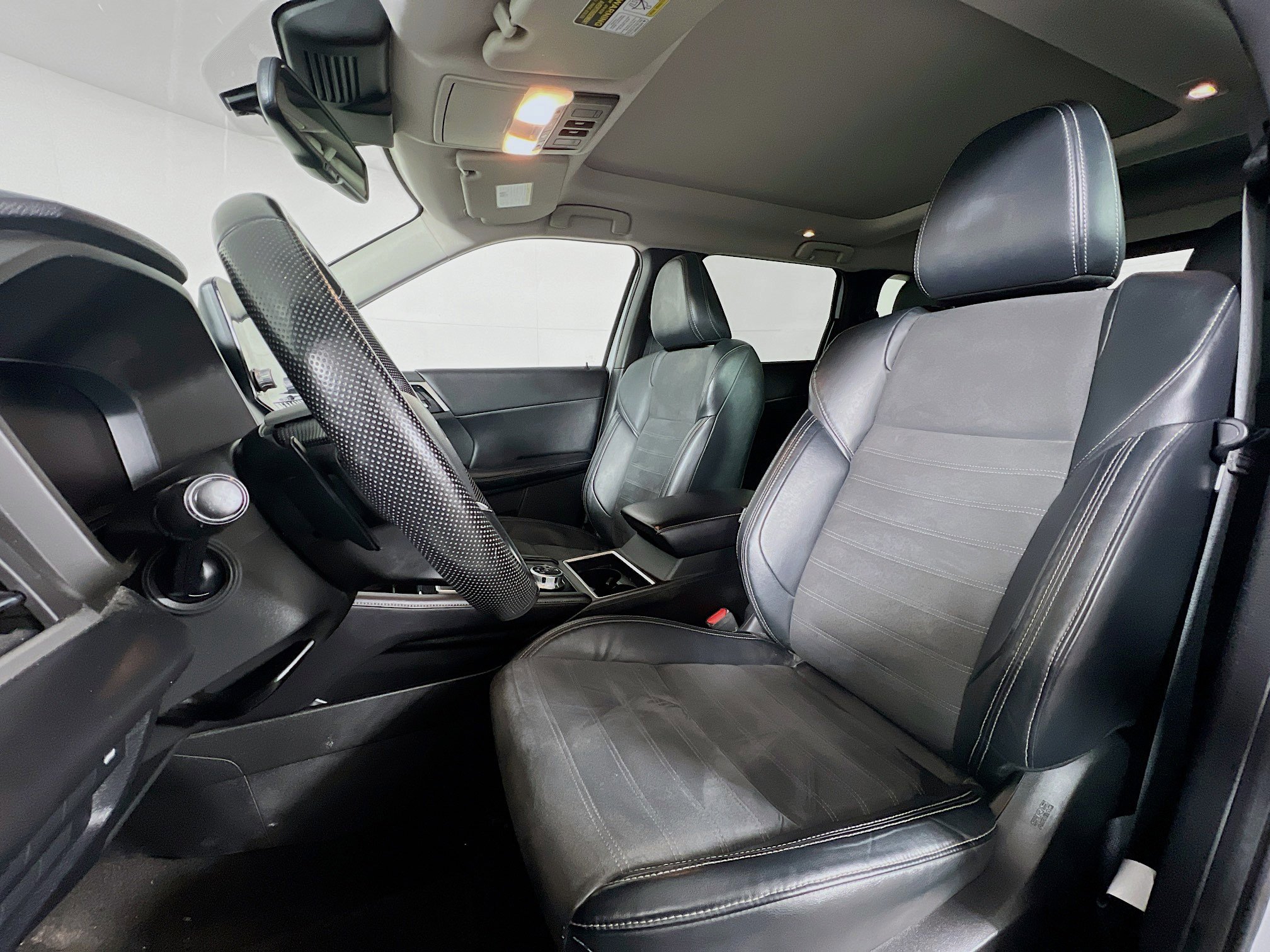 Used 2022 Mitsubishi Outlander SE image 11