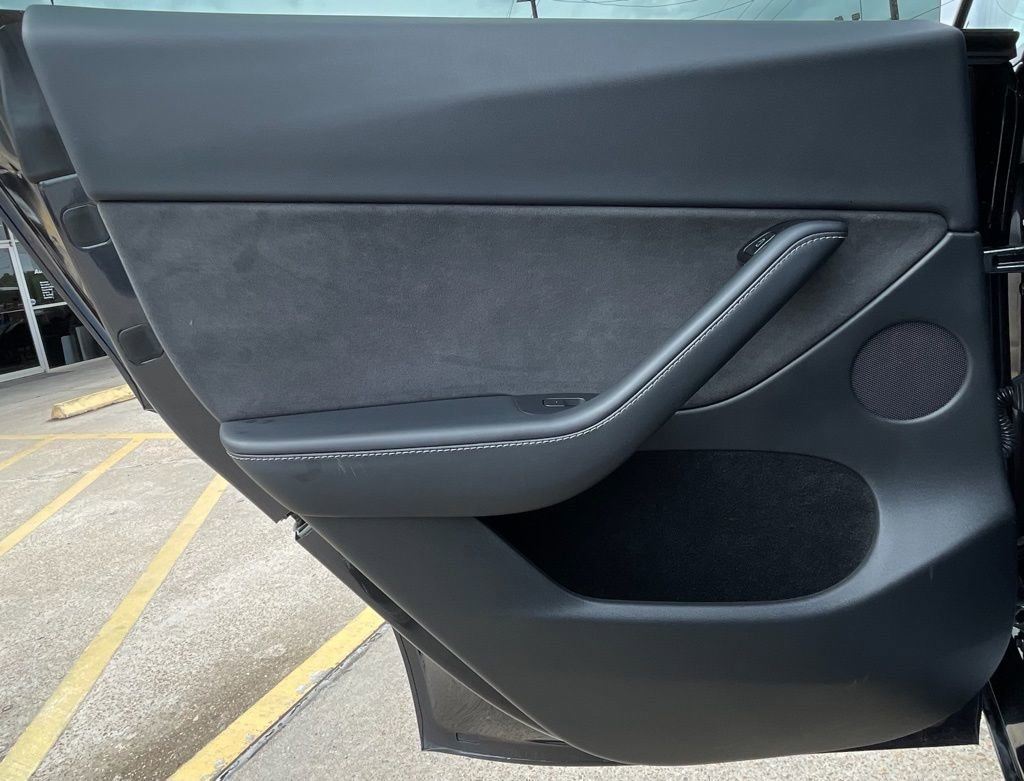 Used 2024 Tesla Model Y Long Range image 37