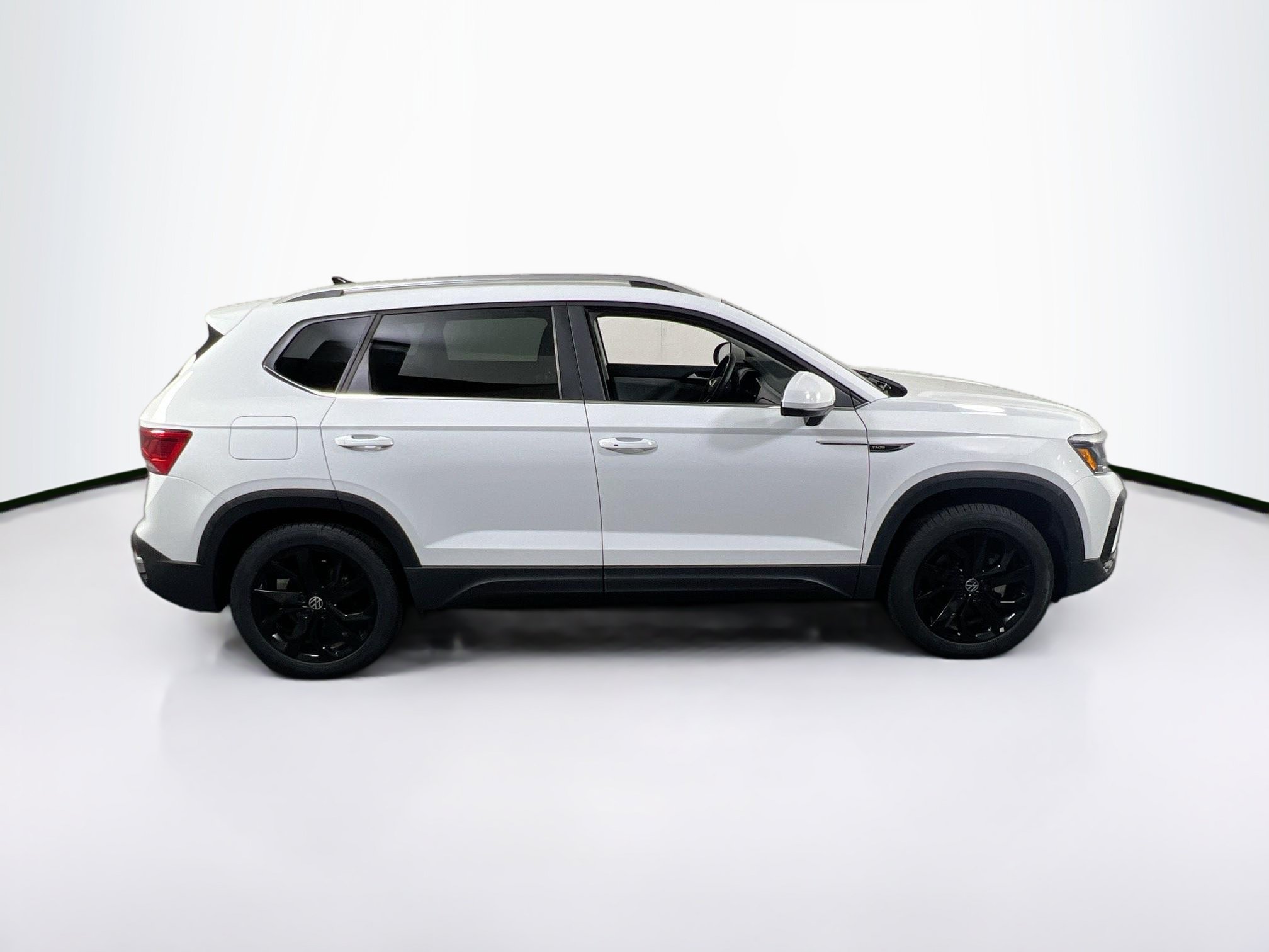 Used 2022 Volkswagen Taos SE AWD/4WD image 4