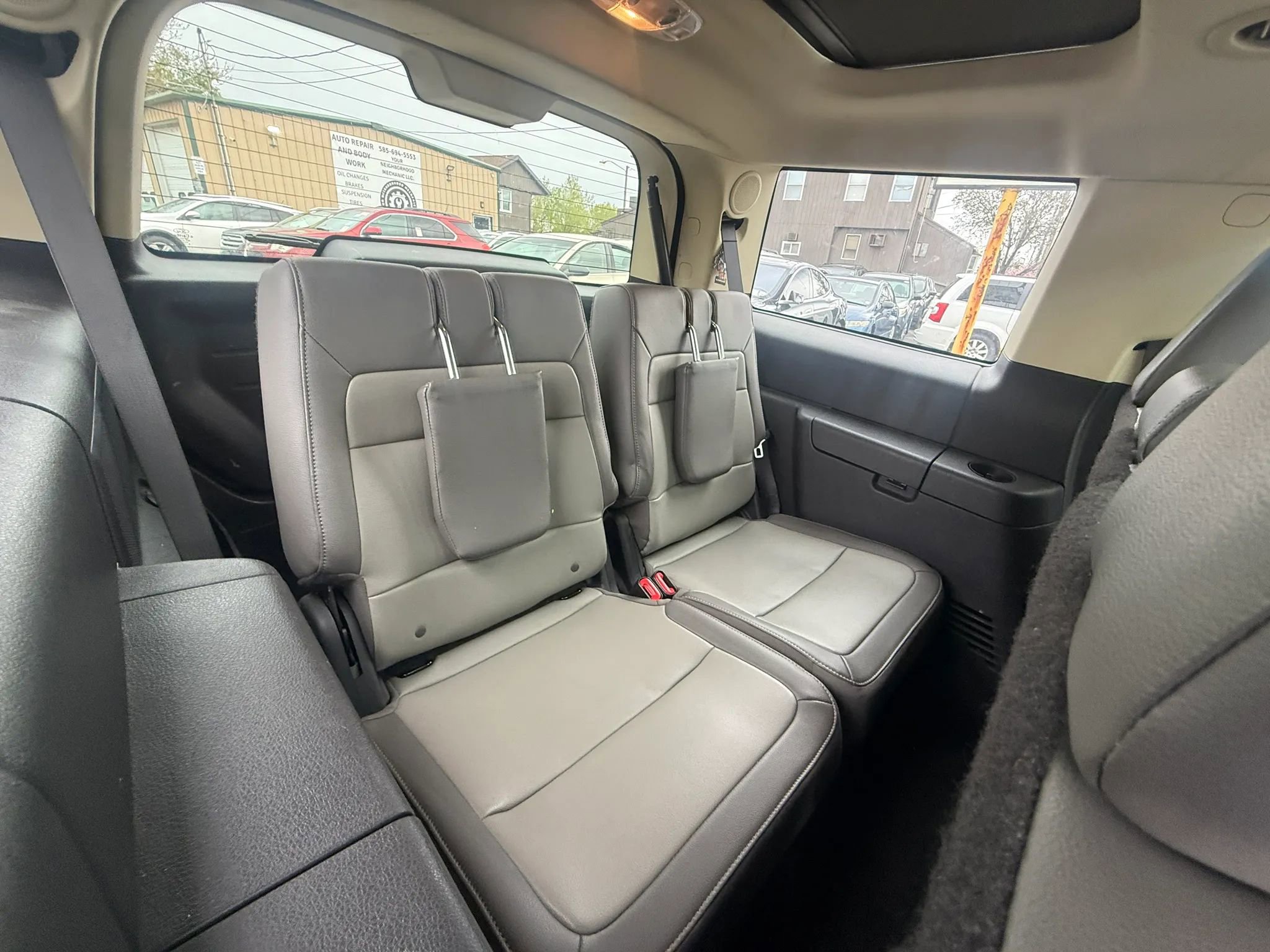 Used 2017 Ford Flex Limited w/ Limited Appearance Package AWD/4WD image 4