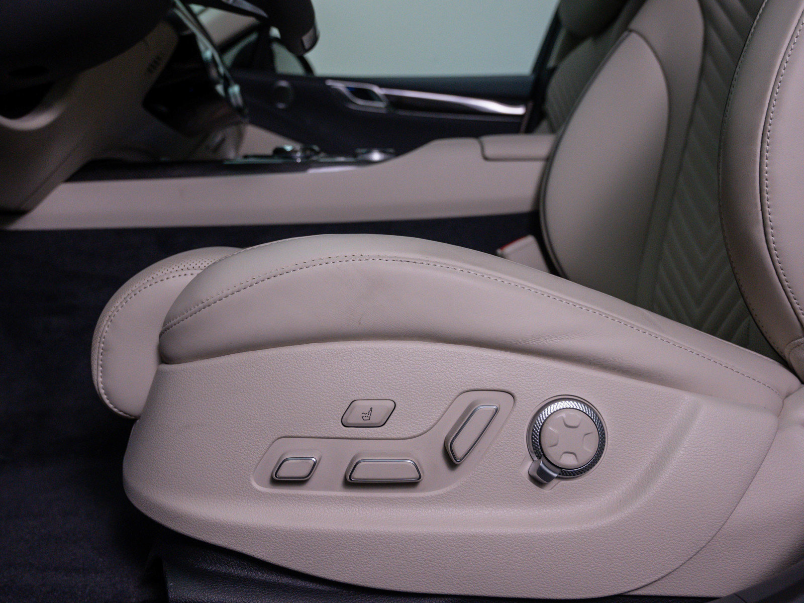 Used 2024 Genesis G80 3.5T Sport w/ Sport Prestige Package AWD/4WD image 18