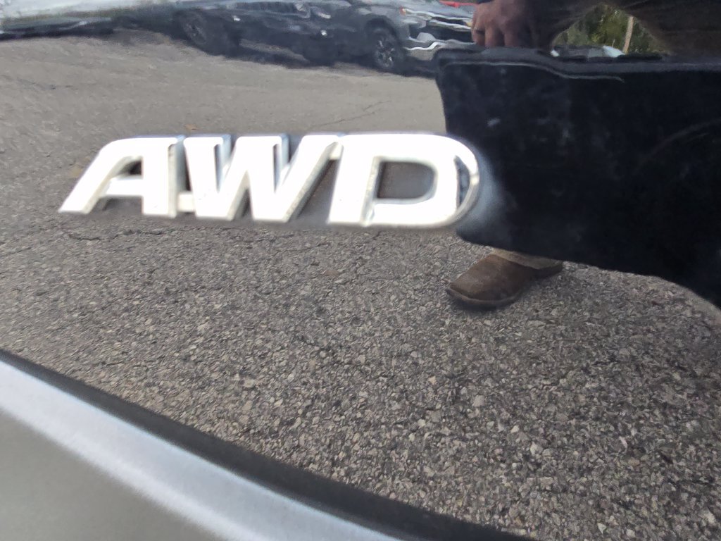 Used 2024 Toyota RAV4 LE AWD/4WD image 17