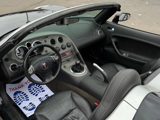 Used 2006 Pontiac Solstice Convertible w/ Premium Package image 38