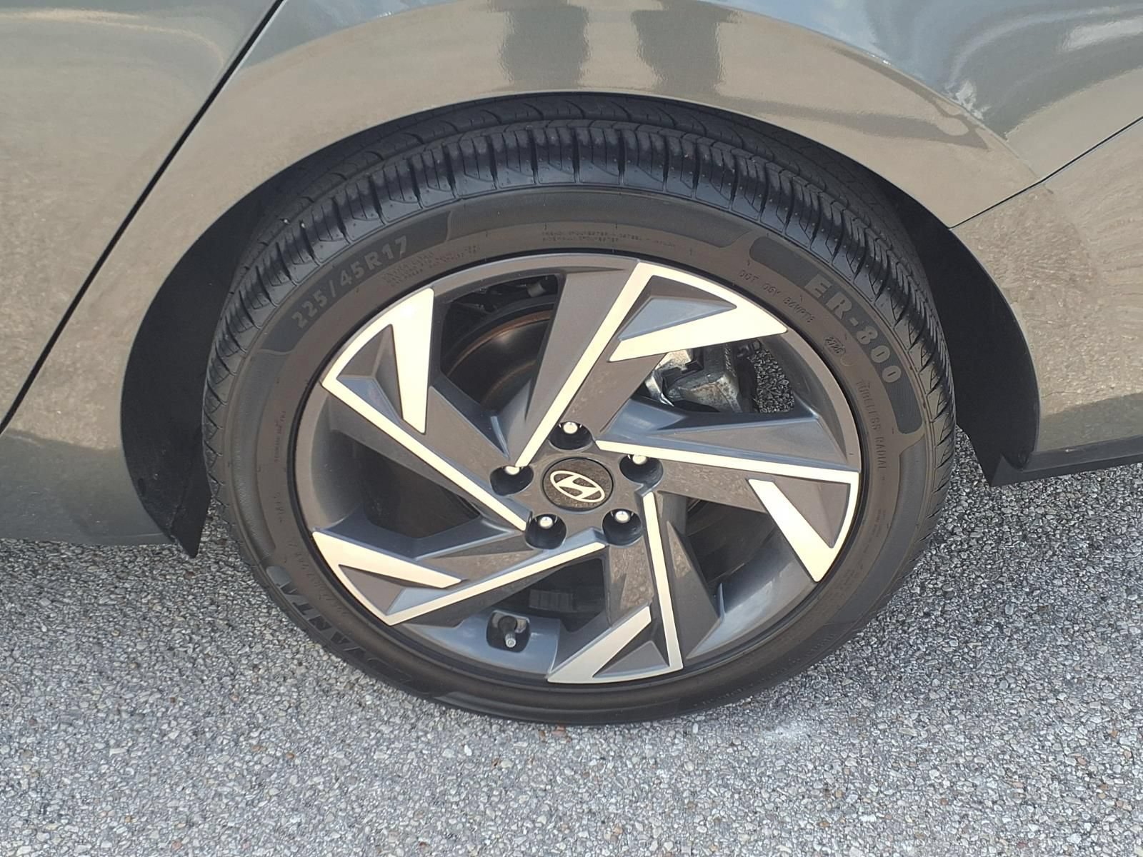 Used 2024 Hyundai Elantra Limited FWD image 25