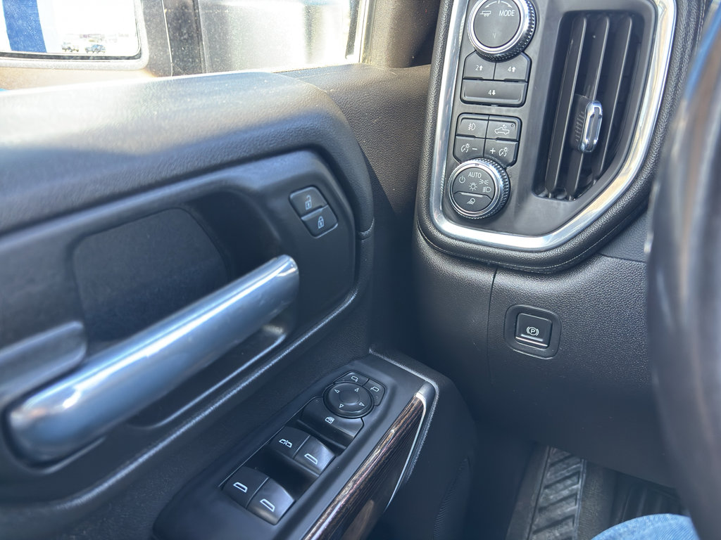 Used 2023 GMC Sierra 3500 SLE w/ SLE Convenience Package AWD/4WD image 28