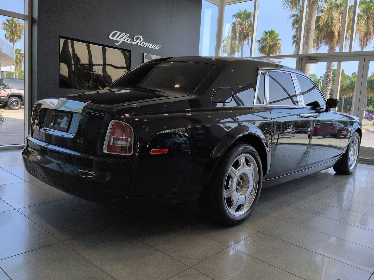 Used 2006 Rolls-Royce Phantom Sedan RWD image 4