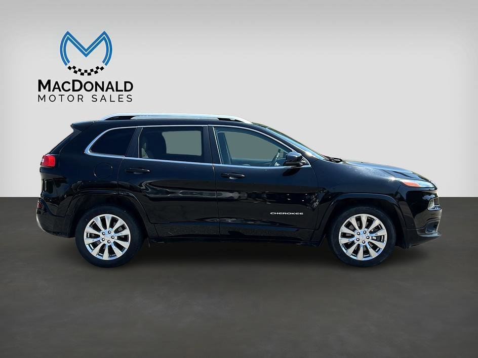 Used 2018 Jeep Cherokee Overland w/ Technology Group FWD image 8