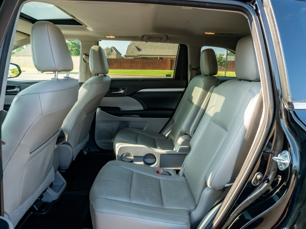 Used 2016 Toyota Highlander XLE AWD/4WD image 15