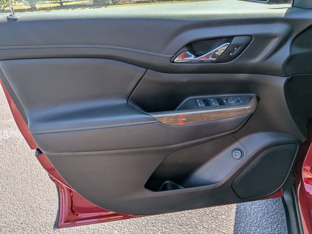 Used 2023 GMC Acadia SLE w/ Driver Convenience Package image 12