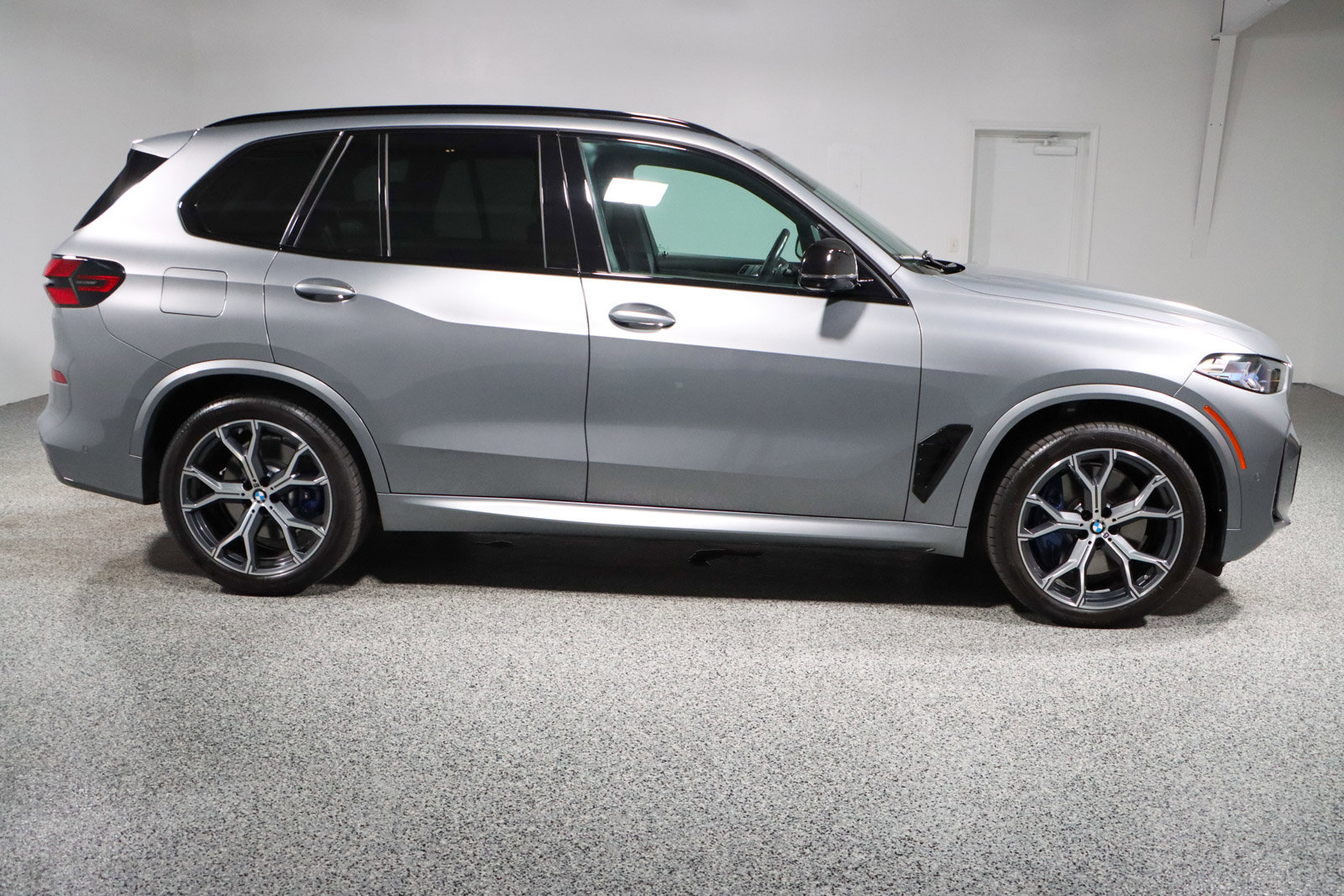 Used 2024 BMW X5 M60i image 6
