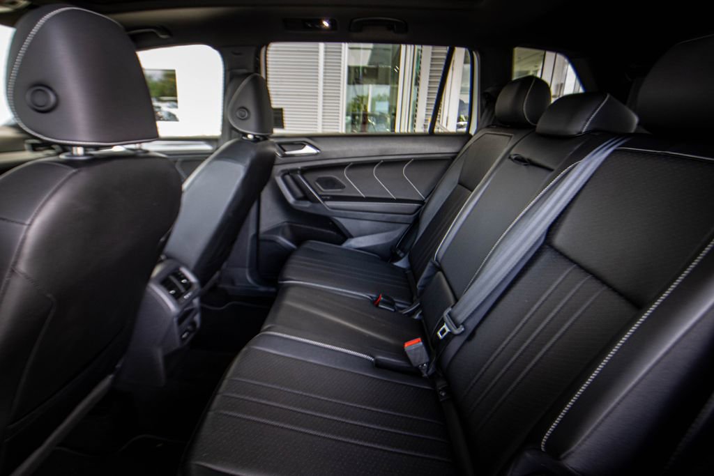 Used 2023 Volkswagen Tiguan SE R-Line image 24