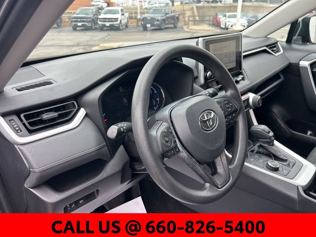Used 2025 Toyota RAV4 LE AWD/4WD image 15