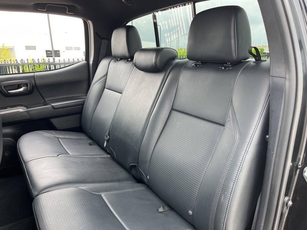 Used 2018 Toyota Tacoma Limited AWD/4WD image 29