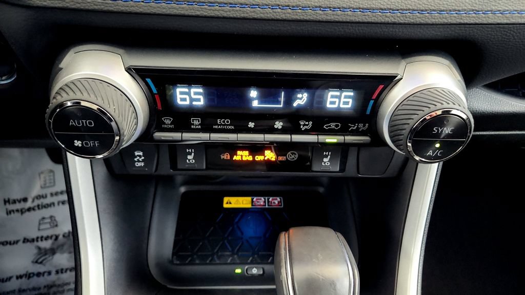 Used 2024 Toyota RAV4 XSE w/ Advanced Technology Package AWD/4WD image 31