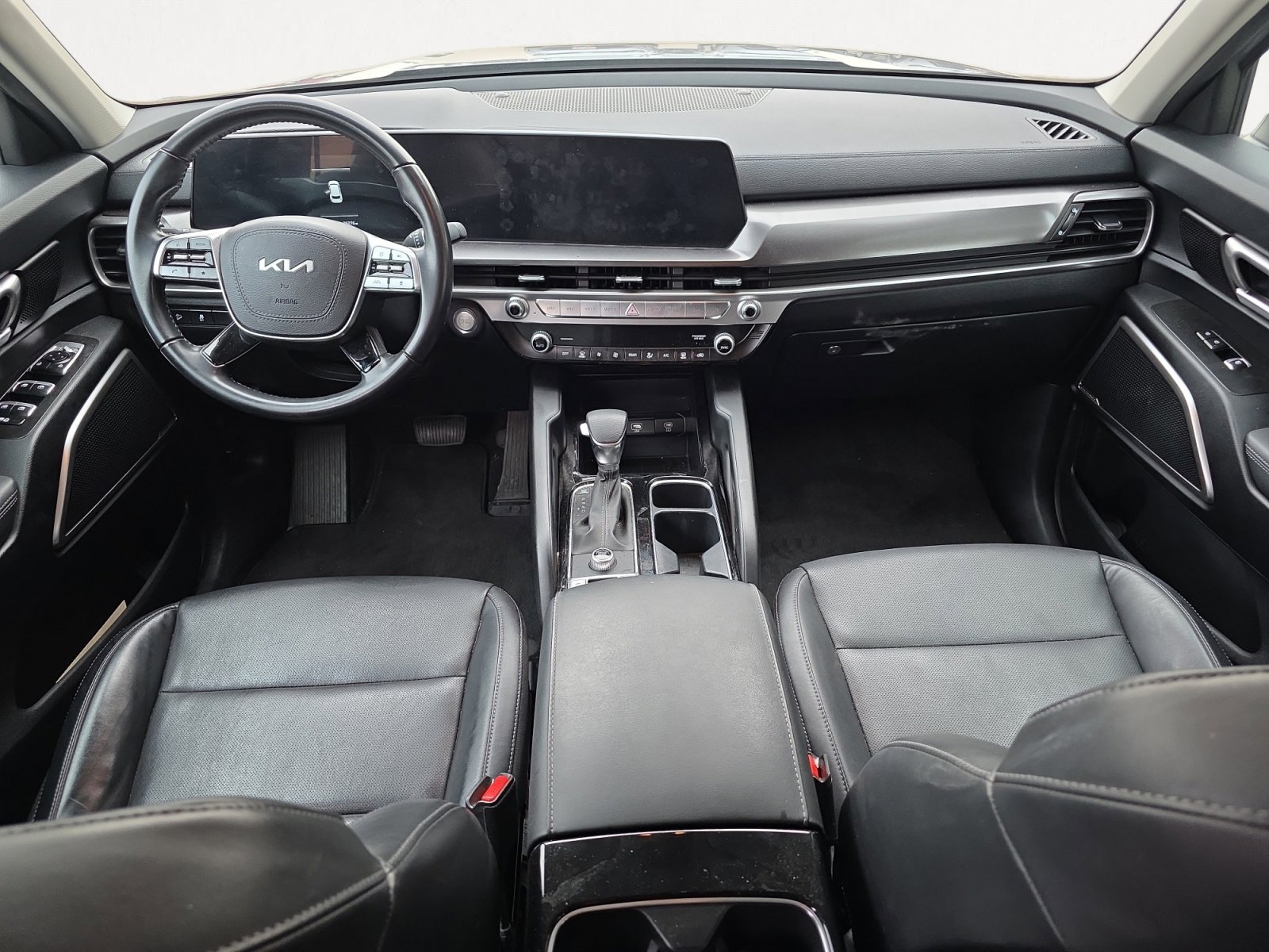 Certified 2024 Kia Telluride LX image 2