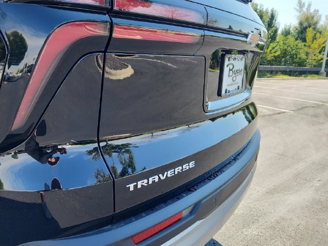 New 2027 Chevrolet Traverse LT w/ Driver Confidence Package FWD image 11
