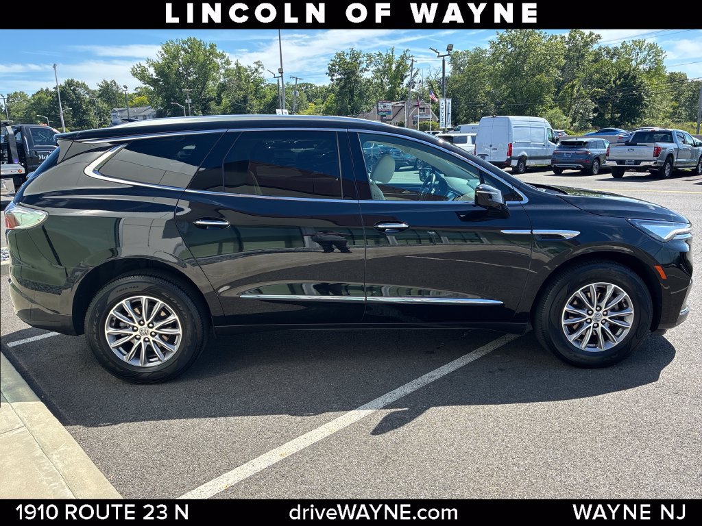 Used 2024 Buick Enclave Essence w/ Technology Package AWD/4WD image 8